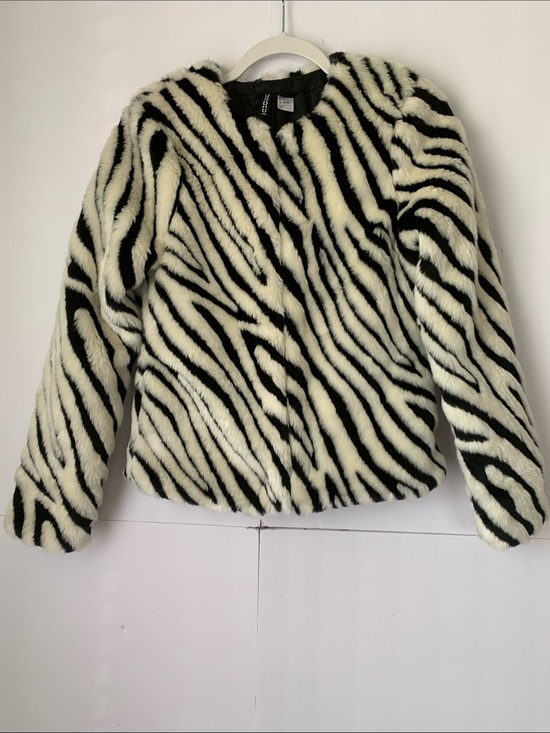 H&M Jackets & Blazers - Divided by H&M Faux Fur Zebra Stripe Pockets Short Jacket Size 4